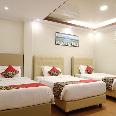Joyful Hotel Tanjung Pandan Exterior foto